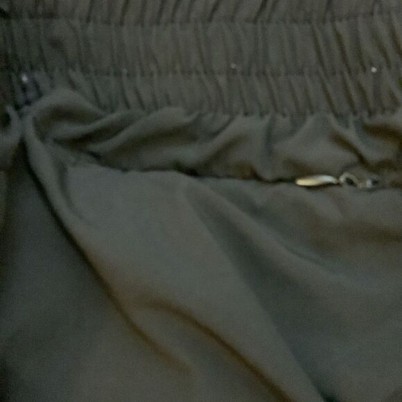 ASICS Size Large athletic shorts black - Picture 3 of 8